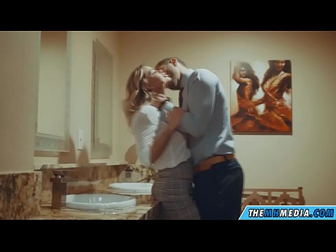 ❤️ כשבלונדינית חזה מפתה אותך בשירותים ציבוריים ️ סרטון אנאלי ב-iw.xxxwow-net.ru ﹏
